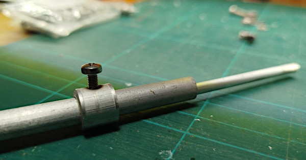 Lo stub di accordo del radiale originale della PST-273VC da me modificato