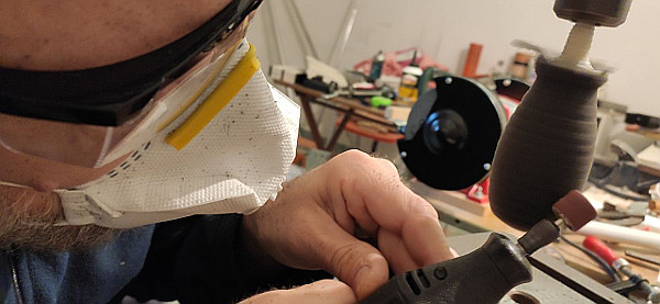 Trapano a colonna, dremel e mano ferma Trapano a colonna, dremel e mano ferma