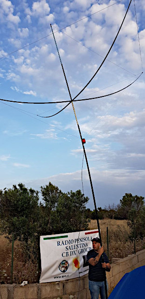 Francesco con la sua antenna per le attivazioni