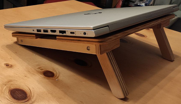 IK7XJA - Wooden Laptop Holder, Sostegno in legno per PC Portatile