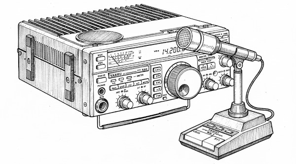 Yaesu FT-890: in coppia con il microfono da tavolo MD-1