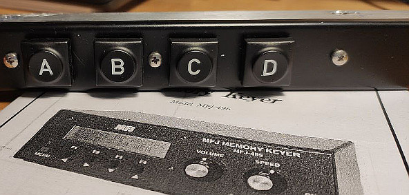 Lavoro finito: la remote keyboard del MFJ-495 Lavoro finito: la remote keyboard del MFJ-495