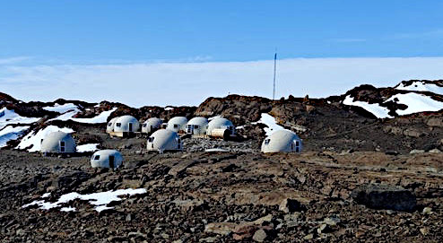 La base in Antartide da cui trasmetteva ZS7ANF